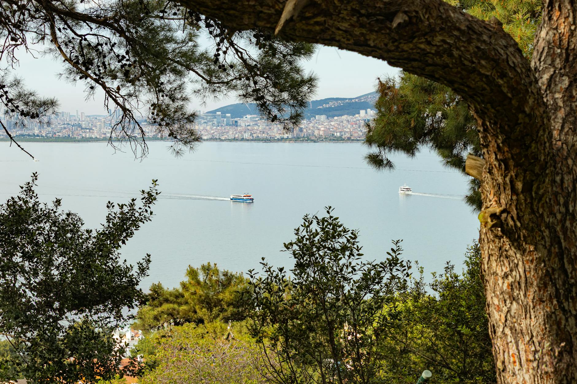 Panorámica del estrecho del Bósforo desde las alturas del Pabellón de Hidiv.