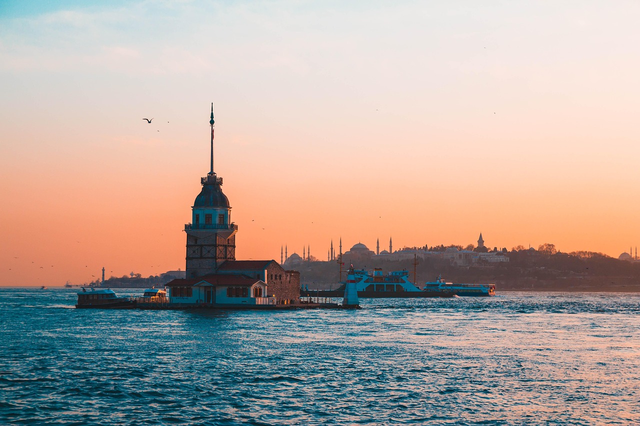 Itinerario por Üsküdar y la costa de Salacak con consejos para cruzar en ferry y ver el atardecer