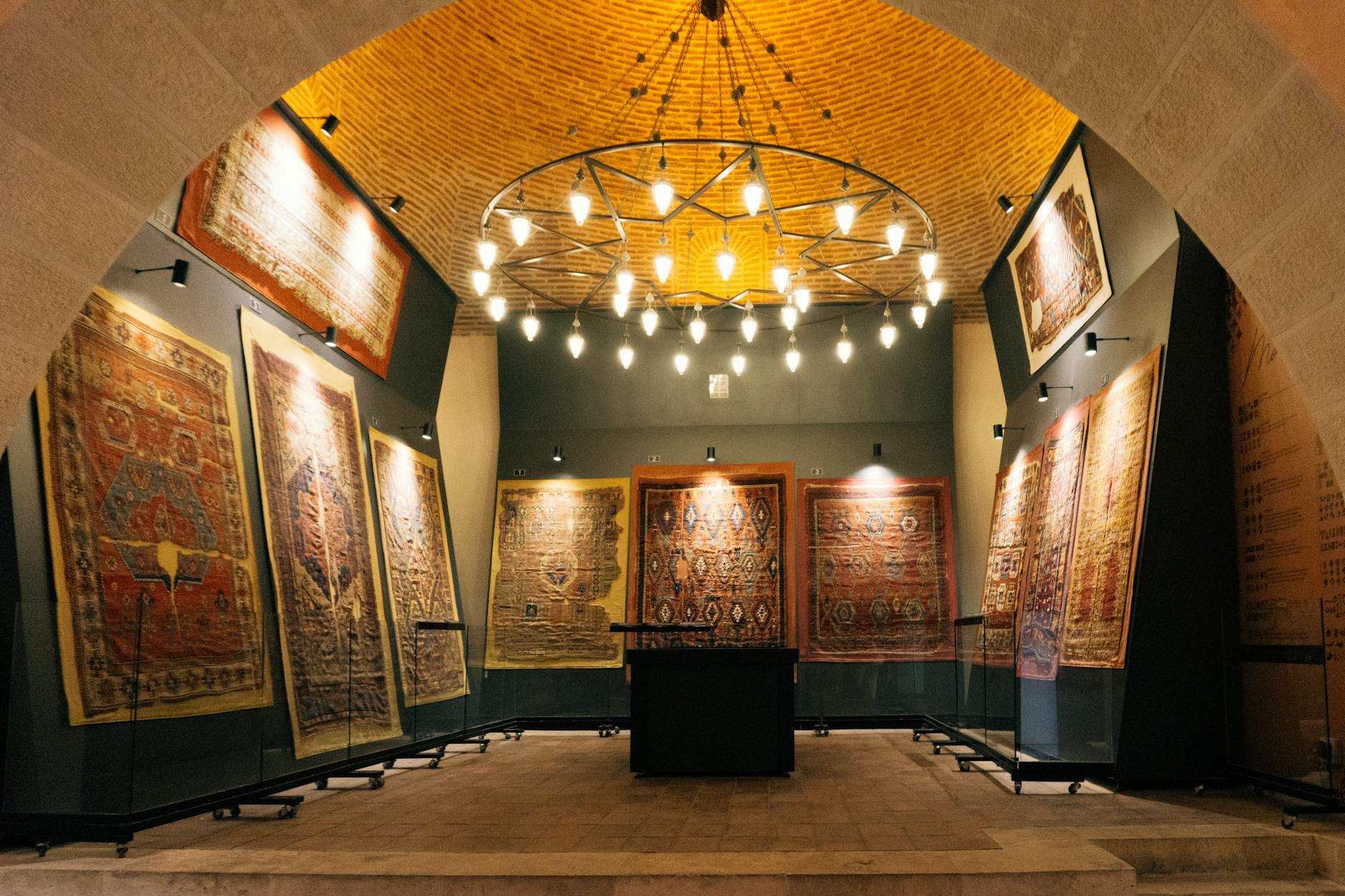 Galería de alfombras históricas del Museo de Artes Turcas e Islámicas en Estambul.